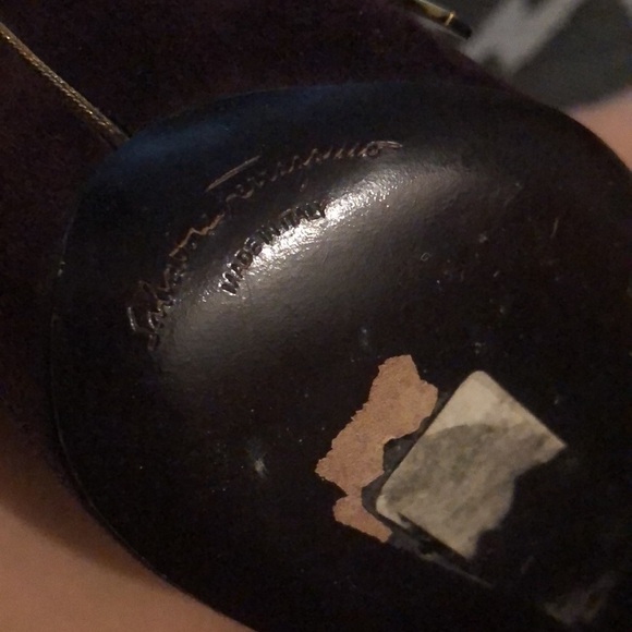 Salvatore Ferragamo suede size 6 1/2 - Picture 8 of 15